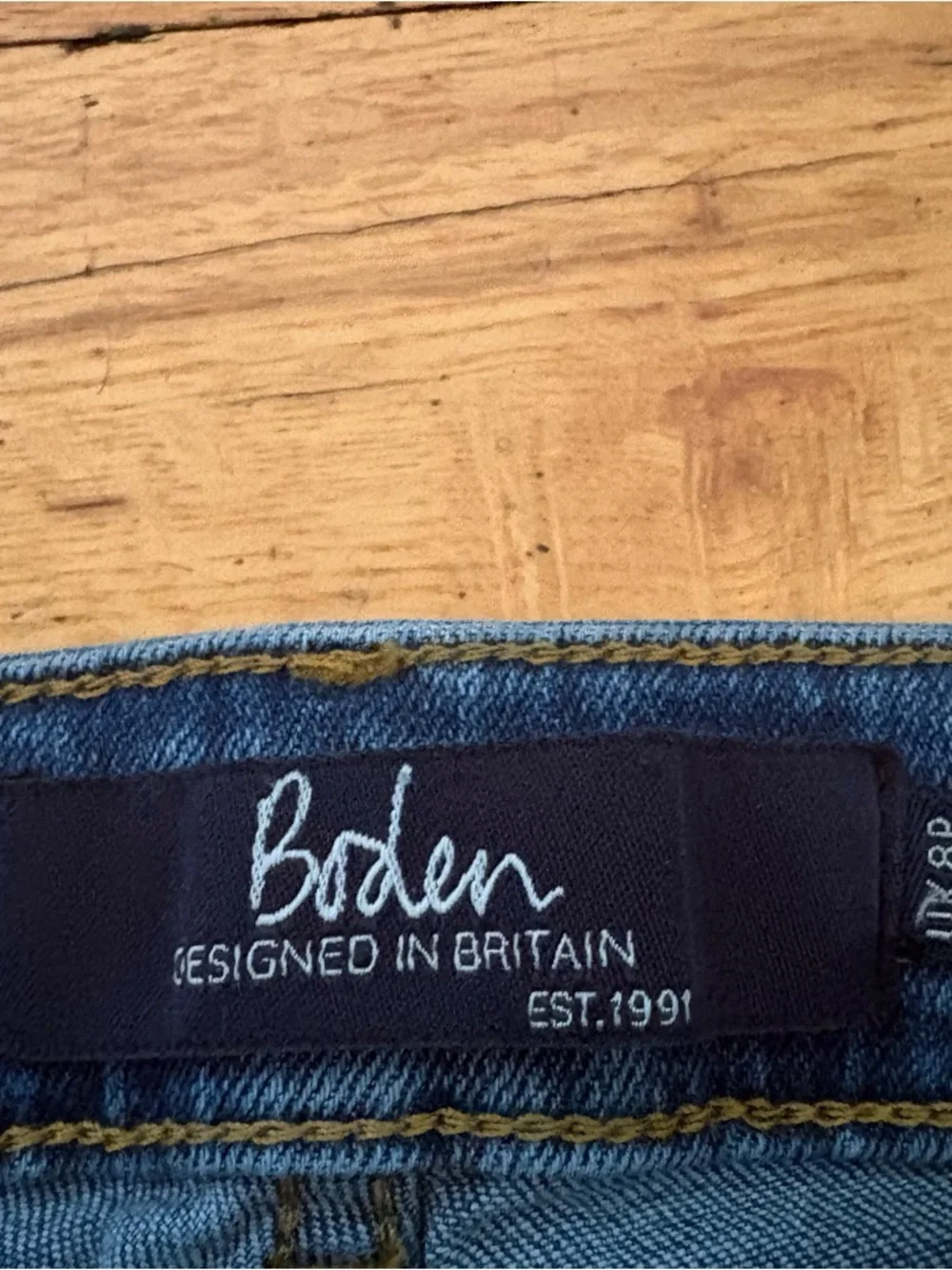 Boden Blue Flare Jeans - Wide Leg Fits Like a 4 - Picture 2 of 9